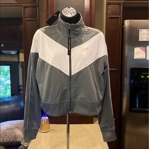 COPY - NWT Women’s Nike Crop Zip Up Jacket